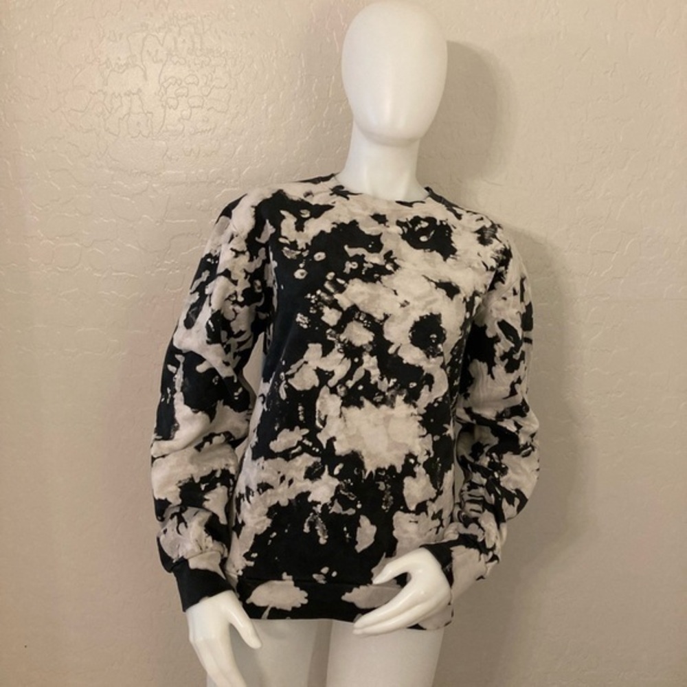 Brown Dyed Girl Black and Gray Tie Dyed Sweatshirt Small